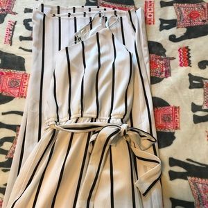 🖤Black and White striped romper/jumpsuit